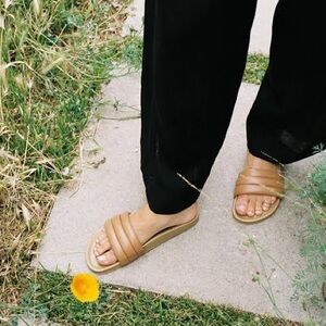 Beatrice Valenzuela Sandalia Leather Slides Sandals in Sand- Still Full Price